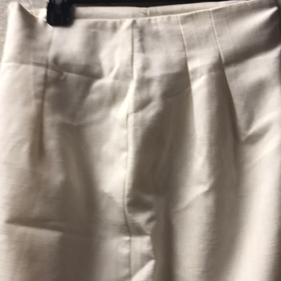 White skirt with tags - Picture 4 of 5